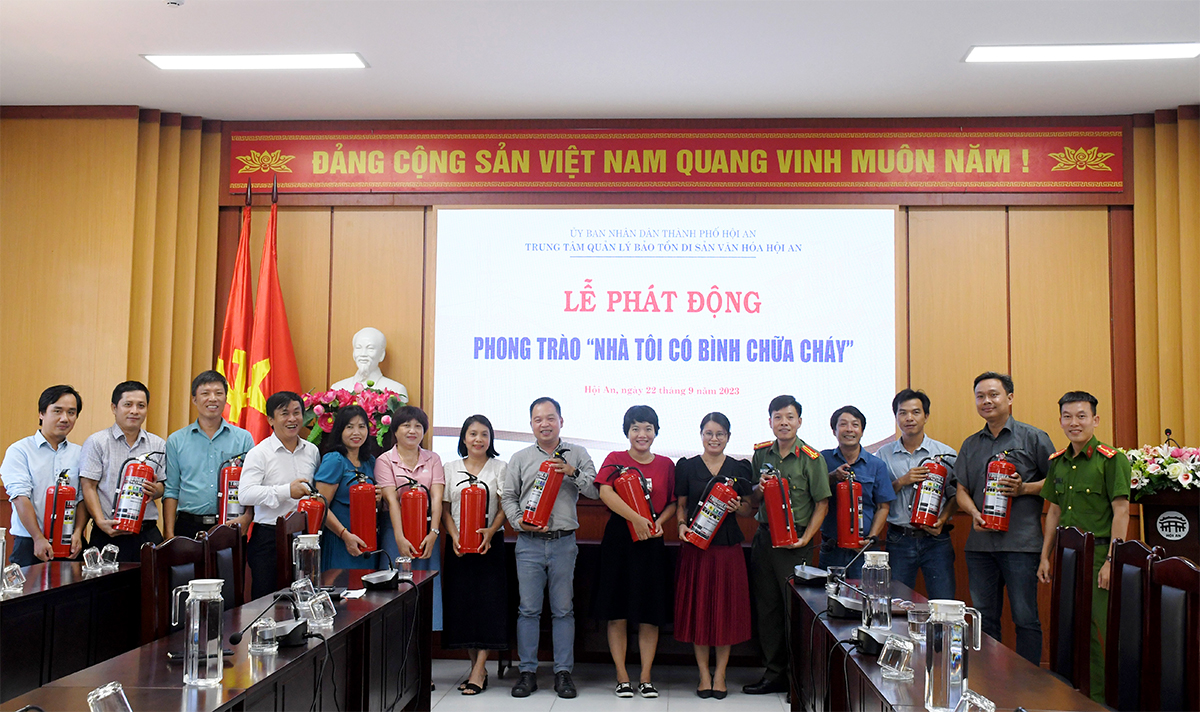 nha toi co binh chua chay