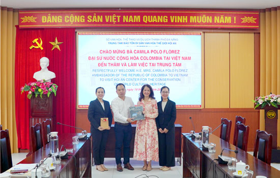 Colombian Ambassador Visits and Works with the the Hội An Center for the Conservation of World Cultural Heritage