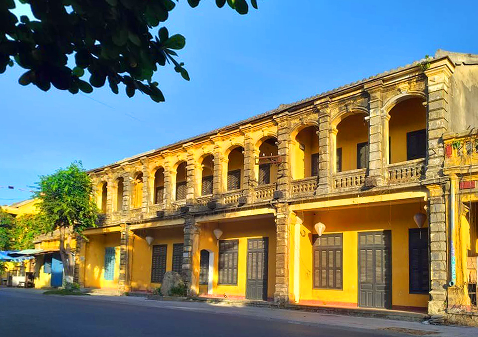 day nha kien truc phap