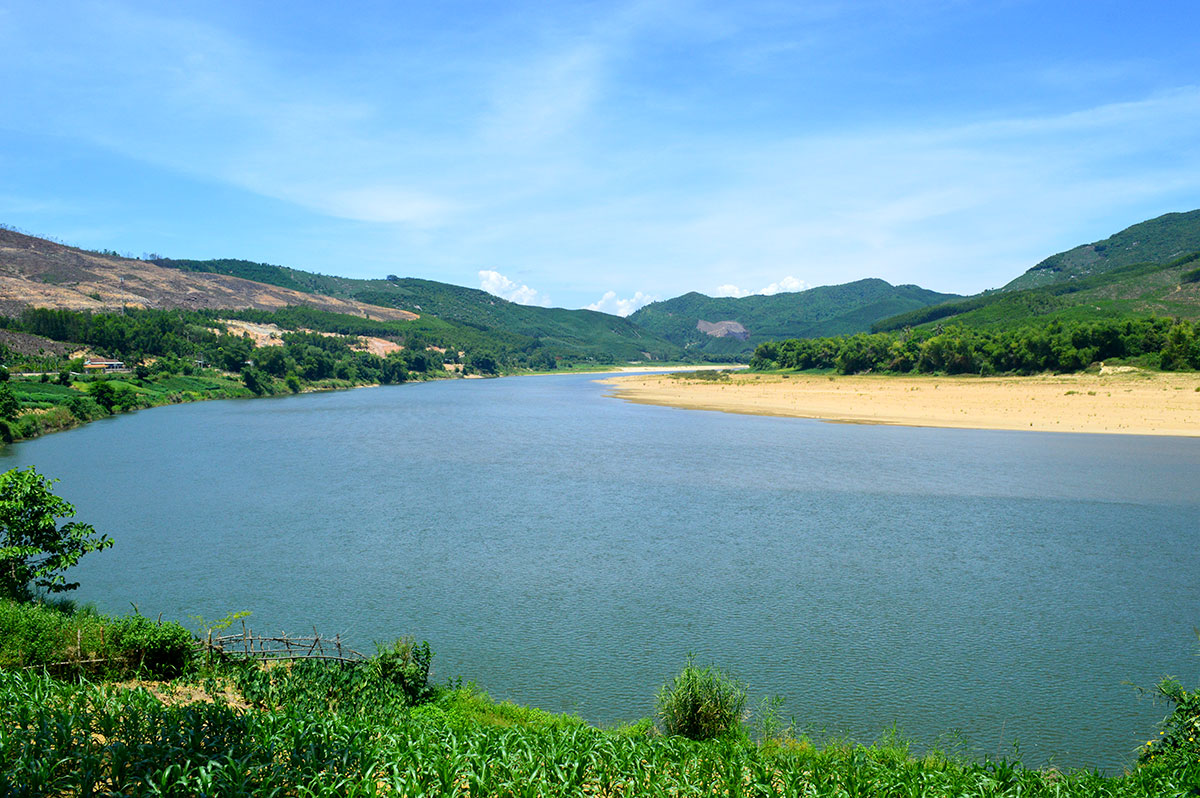 Ghe dùng đi buôn nguồn ở Cẩm Kim trước đây